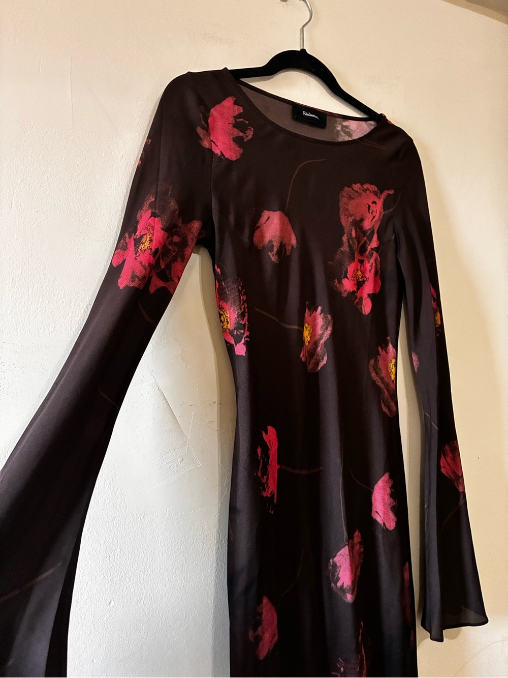 Realisation par Long-Sleeve Floral Maxi Dress with Pink Accents - Picture 2 of 4